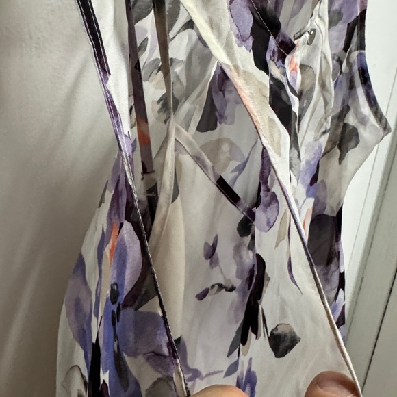 White House Black Market Floral Sleeveless Blouse - Purple and Cream - Picture 4 of 11
